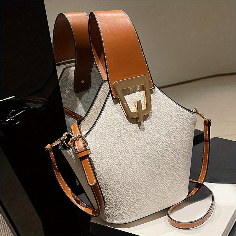 Elegant White Pebbled Bucket B - Luxury Bags White recension och pris